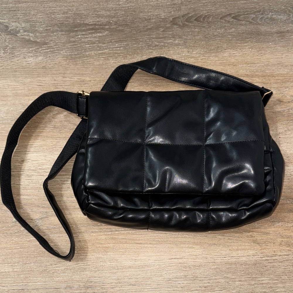 Black Quilted Crossbody Puffer Bag
